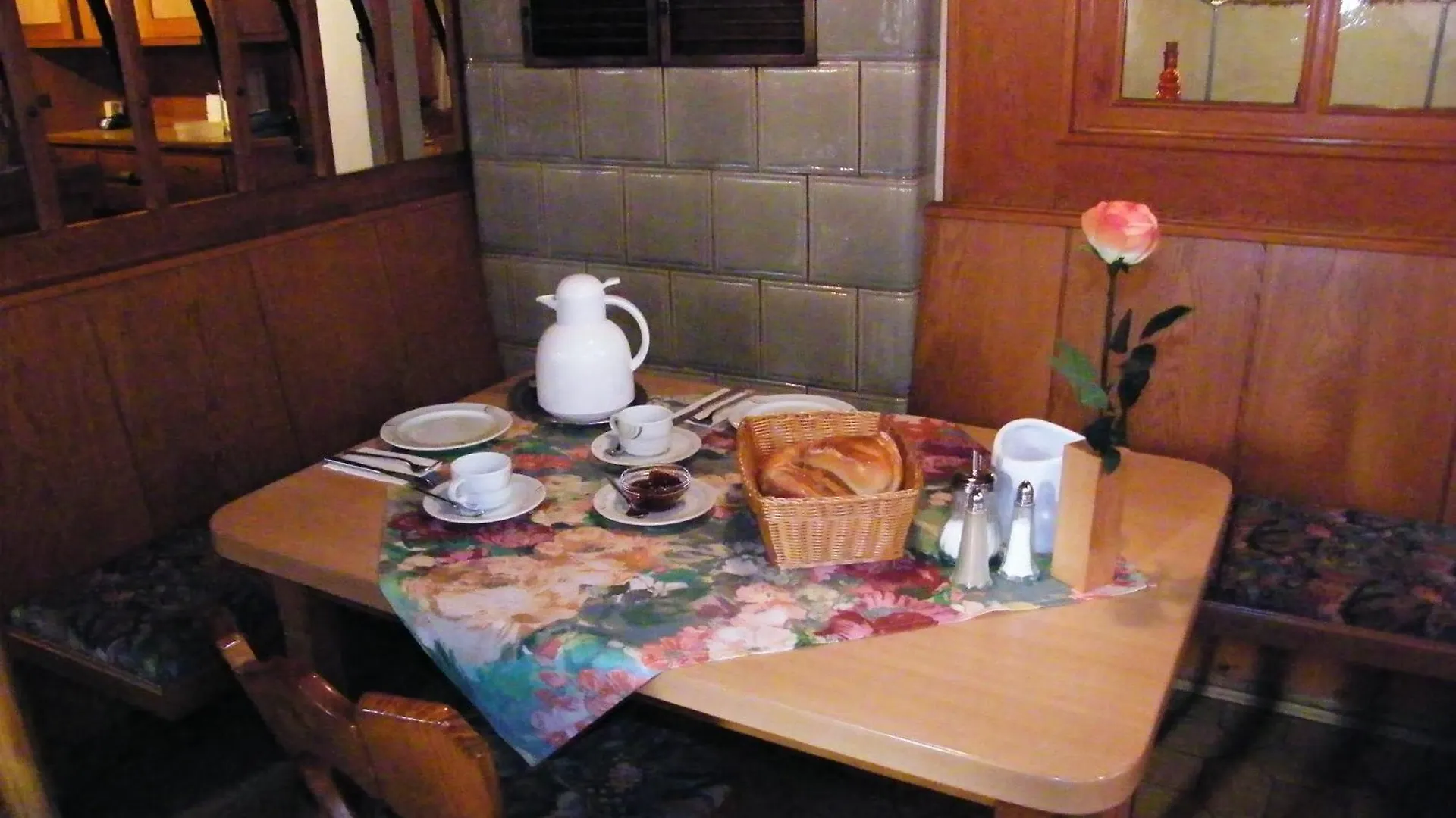 Pension Hofmann-Schmoelzer Rothenburg ob der Tauber 2*,  Alemania